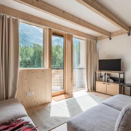 Renovated Duplex With A Balcony And Parking Space